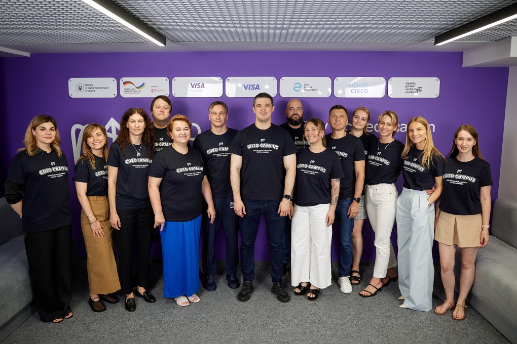 Mykhailo Fedorov &amp; Partners &amp; CDTO Campus Team. Photo: CDTO Campus. 