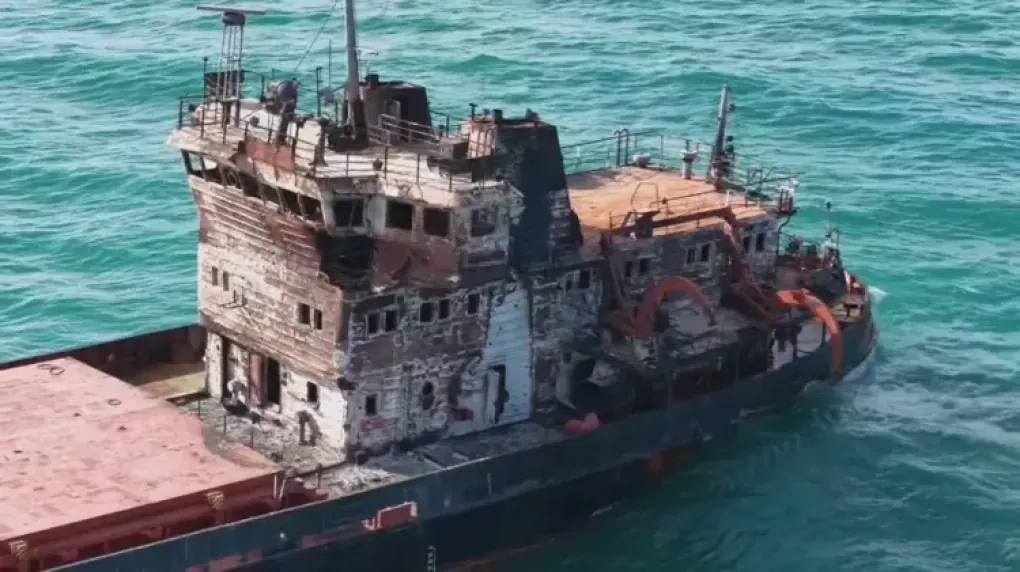 The charred bridge of the damaged Russian cargo ship OMSKIY-107, which drifted across the Black Sea to Türkiye. (Source: DHA)