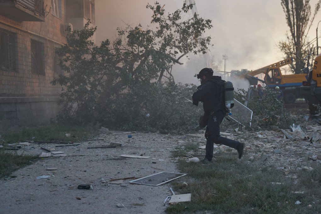 Rescuer rushes to the scene of a Russian airstrike on Kyiv on August 28, 2025. (Source: Mykyta Shandyba for UNITED24 Media) Rescuer rushes to the scene of a Russian airstrike on Kyiv on August 28, 2025. (Source: Mykyta Shandyba for UNITED24 Media)