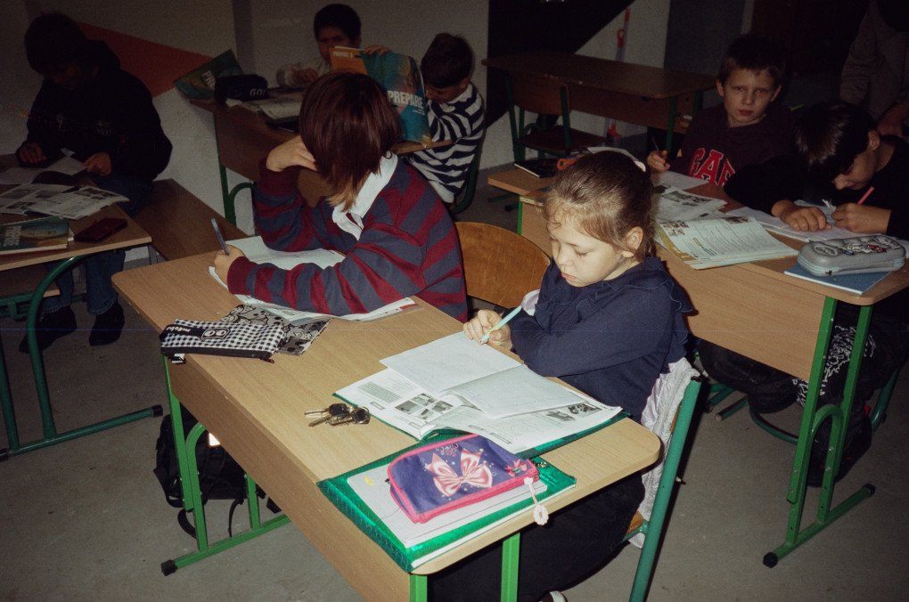 Students study in the shelter during an air raid alert. (Photo: Max Lysenko/UNITED24 Media) Students study in the shelter during an air raid alert. (Photo: Max Lysenko/UNITED24 Media)