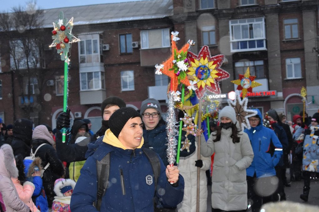 According to Natalia, there were a lot of carol singers in the city before Christmas. Photo: Facebook/ Сєвєродонецька міська військово-цивільна адміністрація