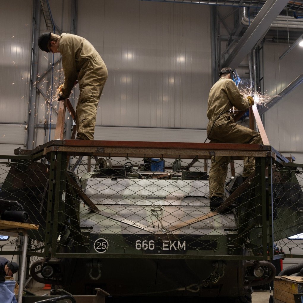Estonian soldiers are modifying their Patria 6×6 armored personnel carriers, January 29, 2026. (Source: Estonian 1st Infantry Brigade)