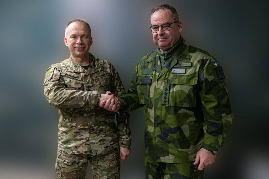 Ukraine’s Commander-in-Chief General Oleksandr Syrskyi (L) with General Micael Bydén Klasson, the commander of the Swedish Armed Forces, March 13, 2026. (Source: Oleksandr Syrskyi)