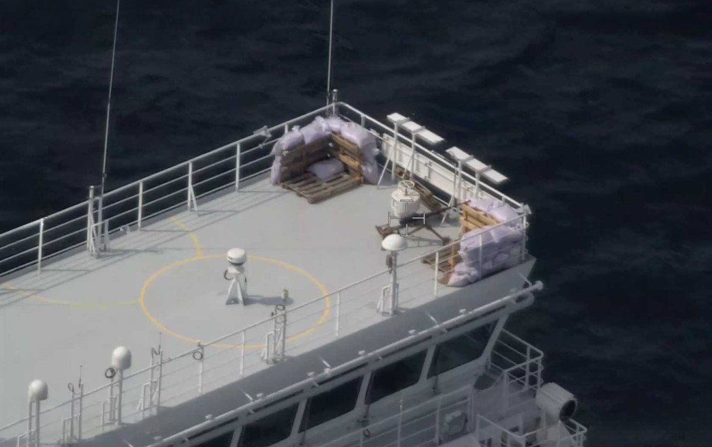 Russian LNG tanker equipped with a heavy machine gun in the Gulf of Finland, May 2026.