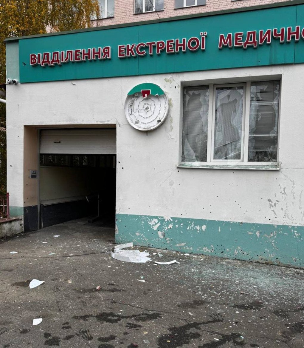 Damage to an emergency medical facility in Novhorod-Siverskyi following the Shahed drone attack that killed four civilians. (Source: Head of the Chernihiv Regional State Administration)