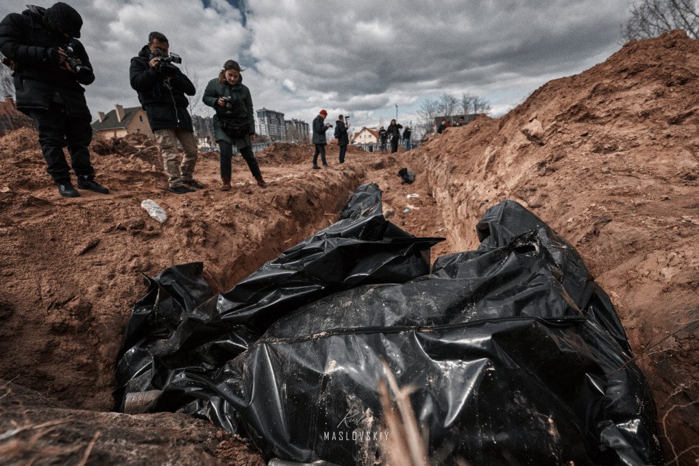 A mass grave of civilians killed by Russian forces in Bucha, Ukraine. (Photo: Ruslan Maslovskiy)