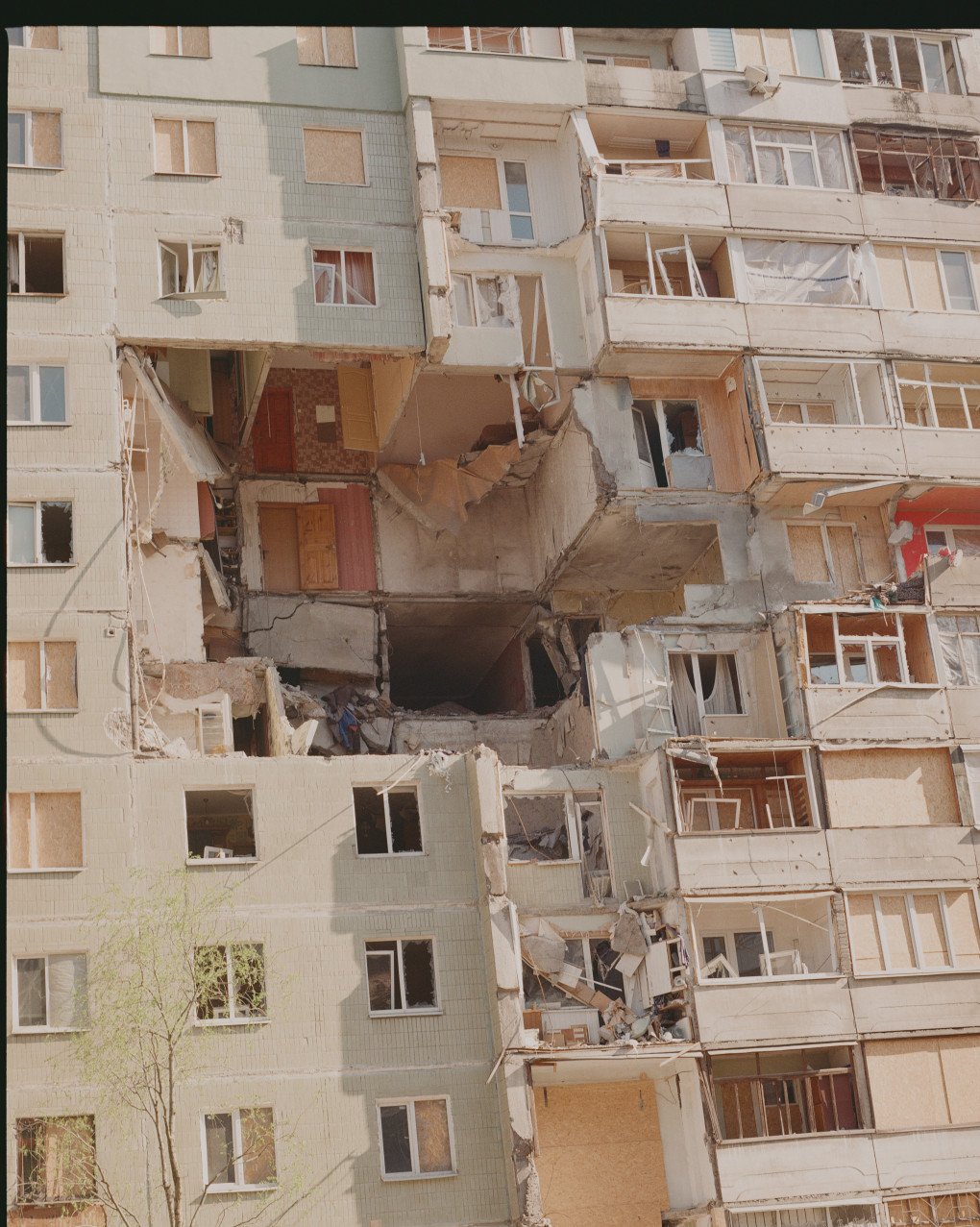 The site of a Russian strike on a Sumy apartment block which took place on January 31, 2025. 9 people were killed and 13 injured, 120 people lost their home. (Photo: Lucile Brizard) The site of a Russian strike on a Sumy apartment block which took place on January 31, 2025. 9 people were killed and 13 injured, 120 people lost their home. (Photo: Lucile Brizard)