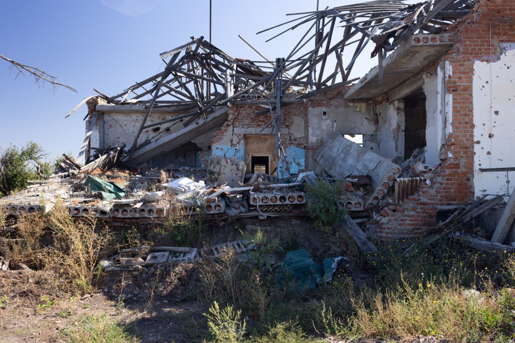 Destroyed houses in Hrakove. (Photo: Vic Bakin/UNITED24 Media) Destroyed houses in Hrakove. (Photo: Vic Bakin/UNITED24 Media)