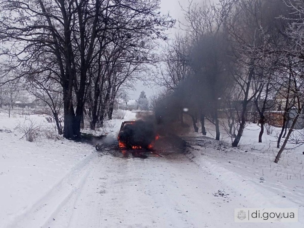 A vehicle engulfed in flames on a snow-covered road, following the Russian attck. (Photo: Vyacheslav Zadorenko) A vehicle engulfed in flames on a snow-covered road, following the Russian attck. (Photo: Vyacheslav Zadorenko)