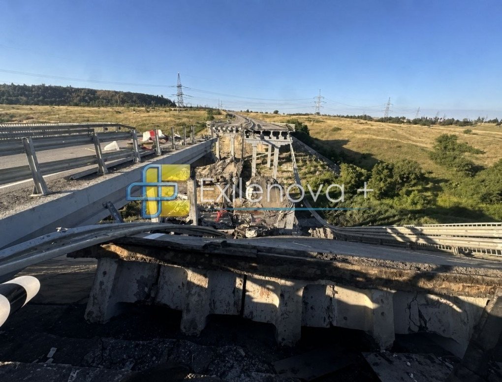 Severely damaged bridge over the Malyi Kalchyk River near Kremenivka after a Ukrainian strike. (Source: Exilenova+) Severely damaged bridge over the Malyi Kalchyk River near Kremenivka after a Ukrainian strike. (Source: Exilenova+)