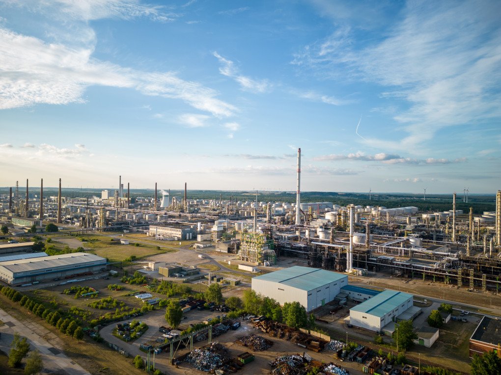 An aerial view of the PCK oil refinery, on which a German embargo against the import of Russian oil is planned, stands on June 29, 2022, in Schwedt, Germany. (Source: Getty Images)