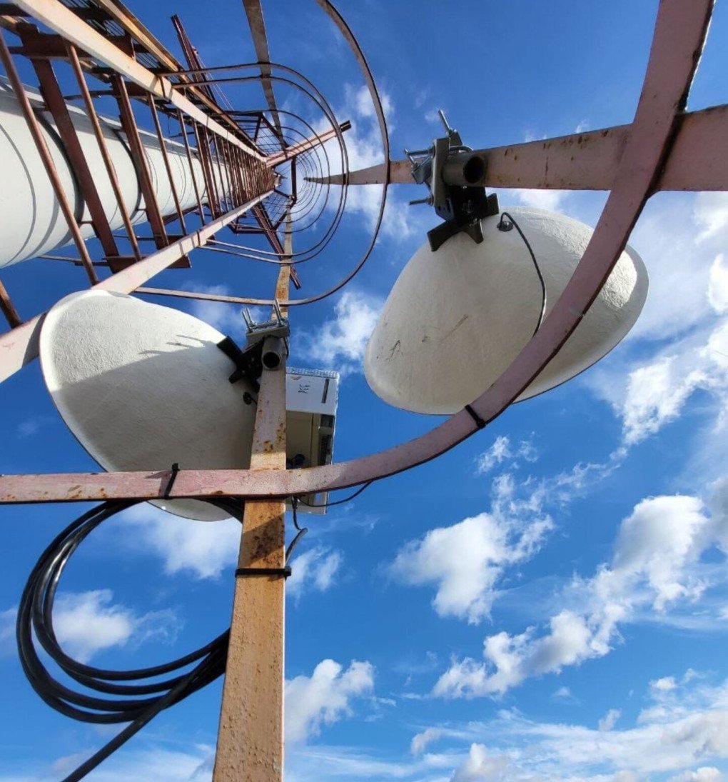 Zvook’s acoustic sensors mounted on radio towers offer a silent shield in the sky—detecting drones without emitting signals, where traditional radar can’t safely operate. (Source: Zvook) Zvook’s acoustic sensors mounted on radio towers offer a silent shield in the sky—detecting drones without emitting signals, where traditional radar can’t safely operate. (Source: Zvook)