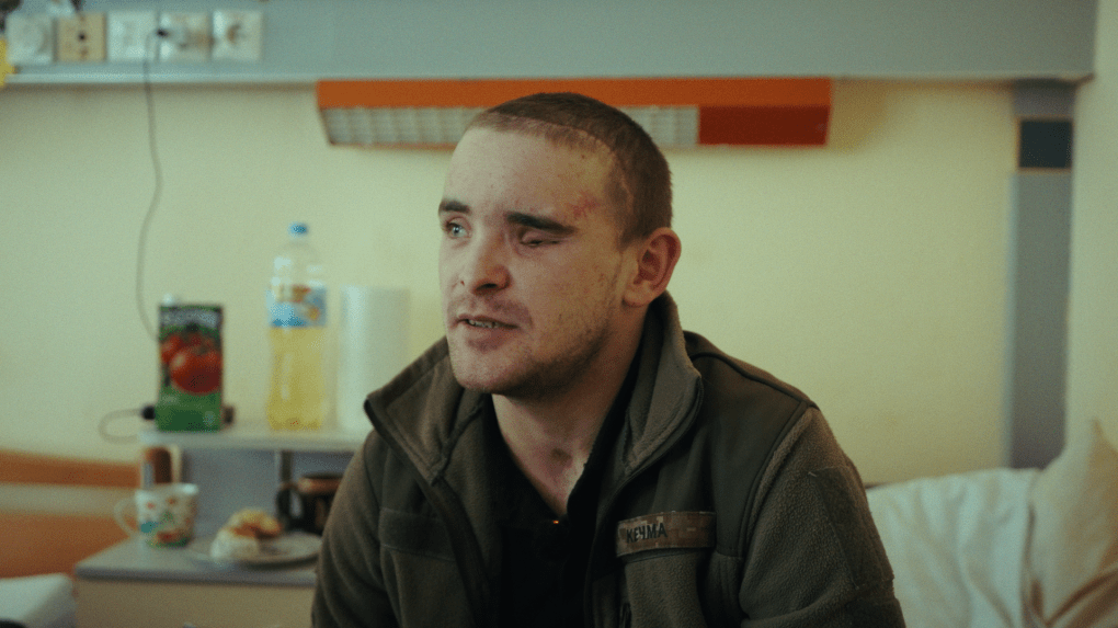 Mykhailo, de 22 años y originario de Volyn, firmó un contrato para servir en el ejército a finales de octubre de 2021. Apenas unos meses después, Rusia lanzó su invasión a gran escala. Foto: Mykola Hrinenko/ UNITED24 Media