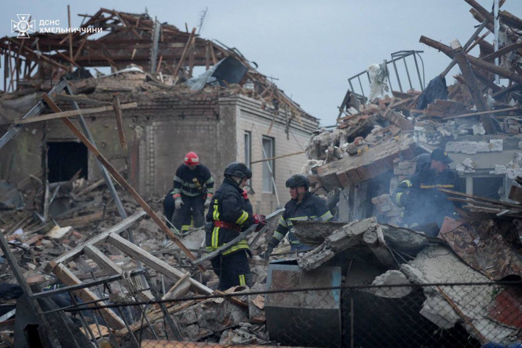 Aftermath of a Russian combined drone and missile strike on Khmelnytskyi region, May 25, 2025. (Source: SES)