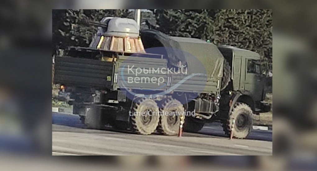 Russian KamAZ truck, mounted with AK-630 naval air defense gun in Crimea. (Source: Crimean Wind) Russian KamAZ truck, mounted with AK-630 naval air defense gun in Crimea. (Source: Crimean Wind)