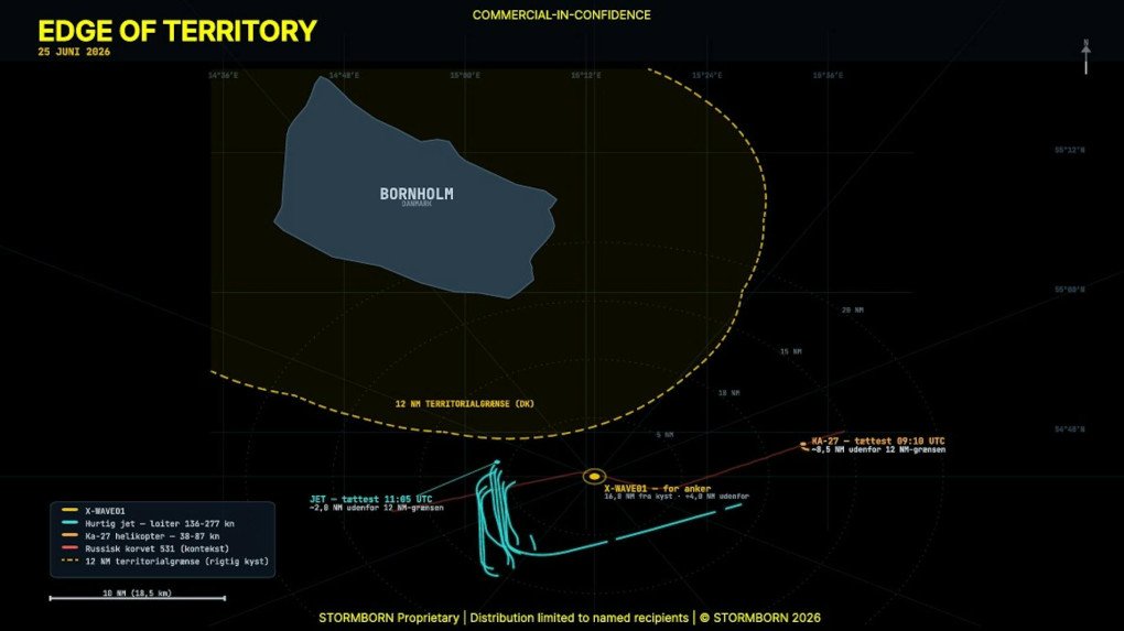 A radar image shows with light blue traces of an aircraft that repeatedly passes the sea drone. (Source: Stormborn/TV2) A radar image shows with light blue traces of an aircraft that repeatedly passes the sea drone. (Source: Stormborn/TV2)