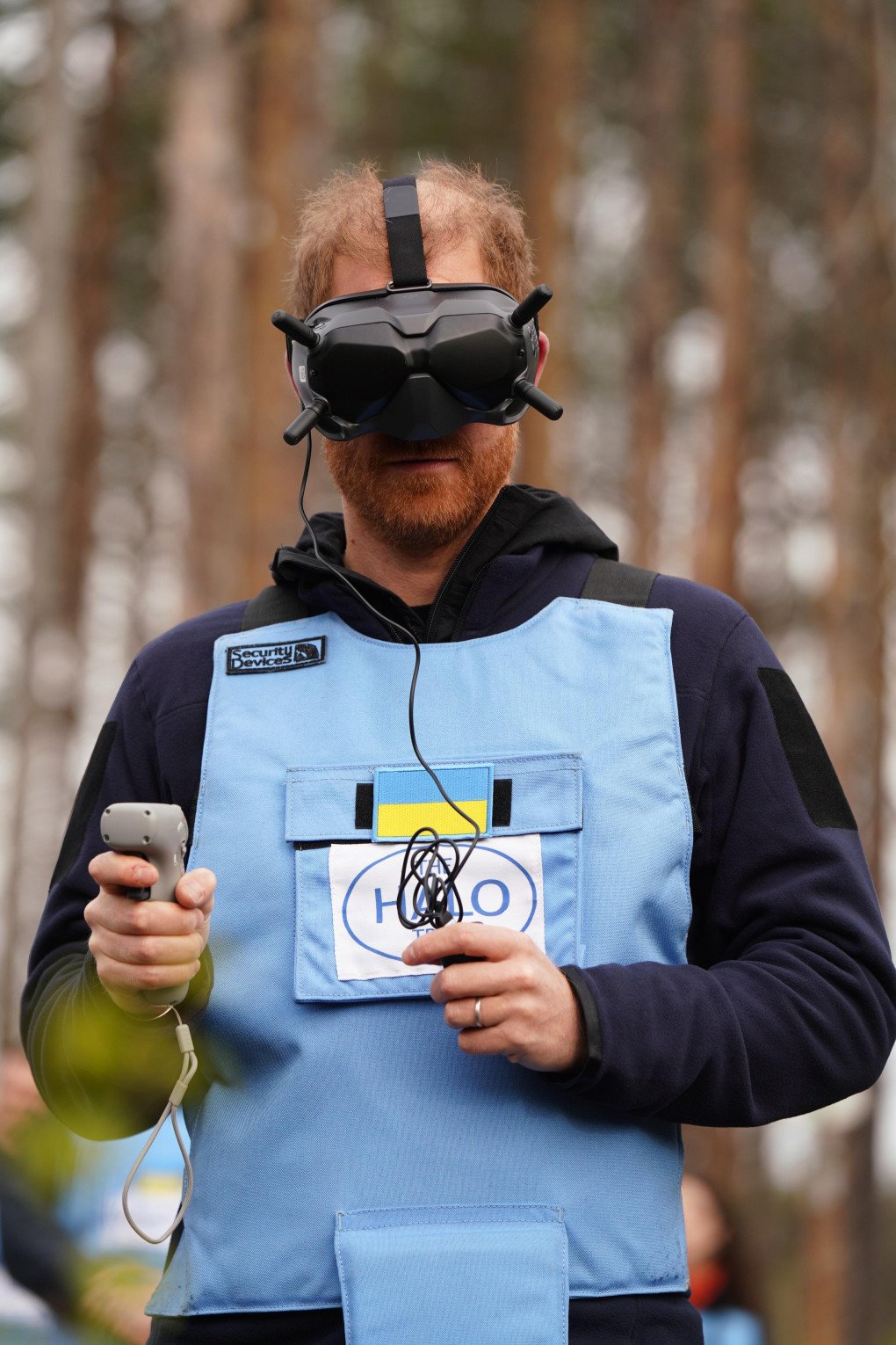 Prince Harry operates a drone wearing Virtual Reality Goggles, Myrotske, Kyiv region, Ukraine, April 24, 2026. Photo by Valentyn Kuzan/The HALO Trust