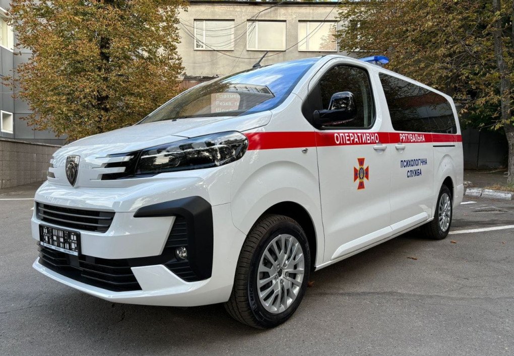 Peugeot Traveller, a custom-designed van for crisis response. Photo: courtesy of Illia.
