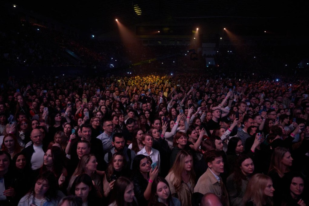 A packed crowd gathers for Jerry Heil’s show in Kyiv, Ukraine, April 4, 2026. (Photo: Mykyta Shandyba/UNITED24 Media)