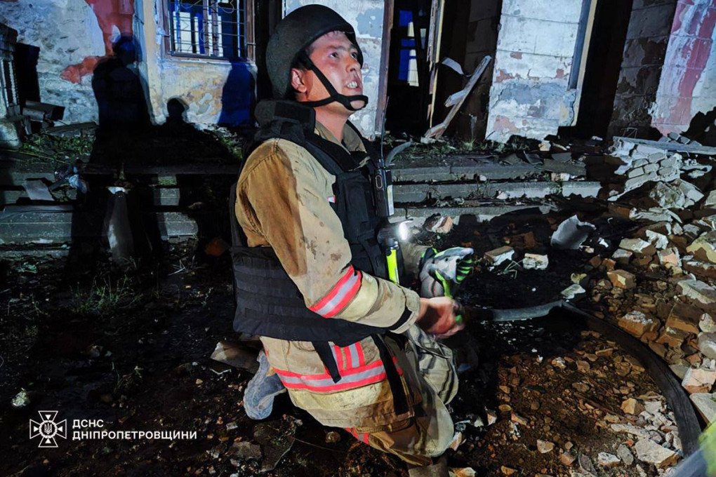 SES rescuer dealing with the aftermath of a Russian strike on a hospital in Kamyanske, Dnipropetrovsk region, Ukraine, on July 29, 2025. (Source: SES) SES rescuer dealing with the aftermath of a Russian strike on a hospital in Kamyanske, Dnipropetrovsk region, Ukraine, on July 29, 2025. (Source: SES)