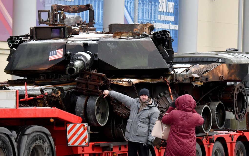 A US-made M1 Abrams battle tank is carried to be displayed in an exhibition of Ukraine’s military equipment captured by Russian forces in Kharkiv and Sumy regions of Ukraine, at the Museum and Exhibition Center in the historical park of “Russia – My History” in Saint Petersburg on November 2, 2024. (Source: Getty Images) A US-made M1 Abrams battle tank is carried to be displayed in an exhibition of Ukraine’s military equipment captured by Russian forces in Kharkiv and Sumy regions of Ukraine, at the Museum and Exhibition Center in the historical park of “Russia – My History” in Saint Petersburg on November 2, 2024. (Source: Getty Images)
