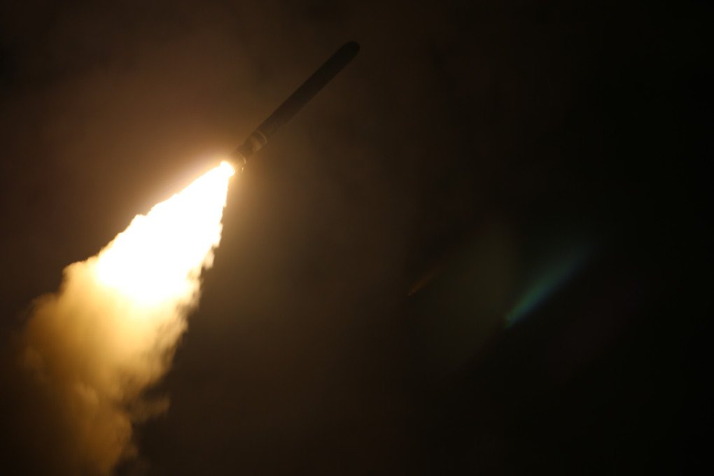 El destructor de misiles guiados USS Laboon (DDG 58) dispara un misil Tomahawk contra un objetivo en Siria desde el Área de Responsabilidad de la 5ª Flota de EEUU, el 14 de abril de 2018. (Fuente: Getty Images) El destructor de misiles guiados USS Laboon (DDG 58) dispara un misil Tomahawk contra un objetivo en Siria desde el Área de Responsabilidad de la 5ª Flota de EEUU, el 14 de abril de 2018. (Fuente: Getty Images)