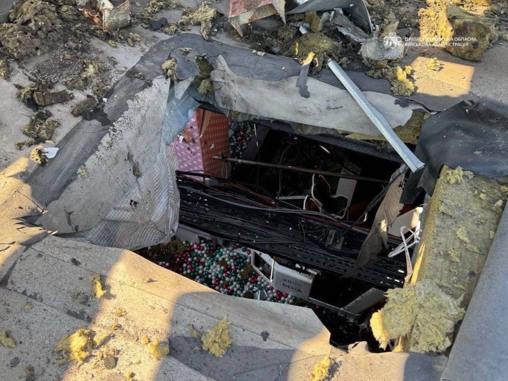 A section of the roof of a shopping and entertainment center damaged in a Russian attack in Dnipropetrovsk region on August 25, 2026. (Source: Dnipropetrovsk Regional Military Administration) A section of the roof of a shopping and entertainment center damaged in a Russian attack in Dnipropetrovsk region on August 25, 2026. (Source: Dnipropetrovsk Regional Military Administration)