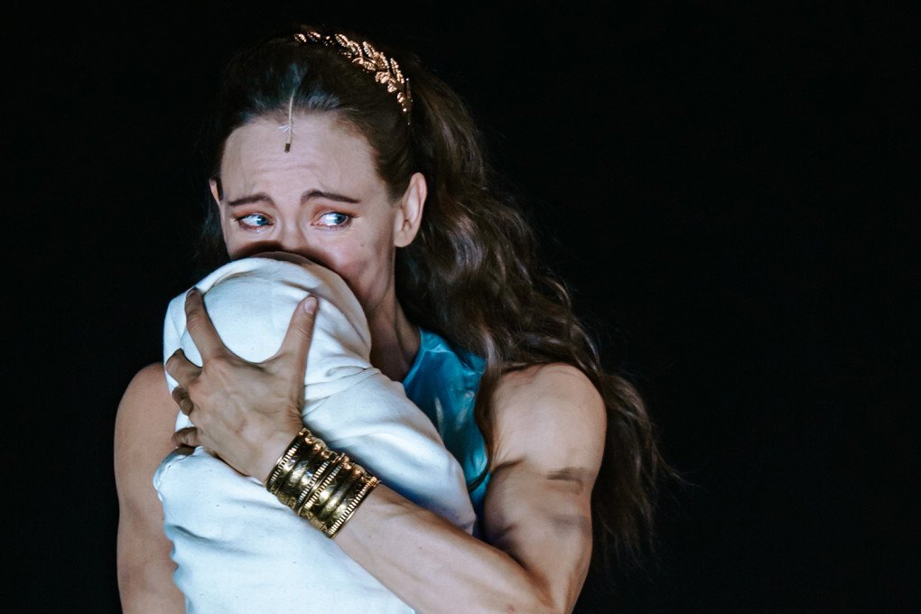 From widows and mothers separated from their children to women stripped of their status and power, the production traces the many faces of a woman’s experience of war. (Photo: Kateryna Tunyk/Lesia Ukrainka National Academic Drama Theater) From widows and mothers separated from their children to women stripped of their status and power, the production traces the many faces of a woman’s experience of war. (Photo: Kateryna Tunyk/Lesia Ukrainka National Academic Drama Theater)