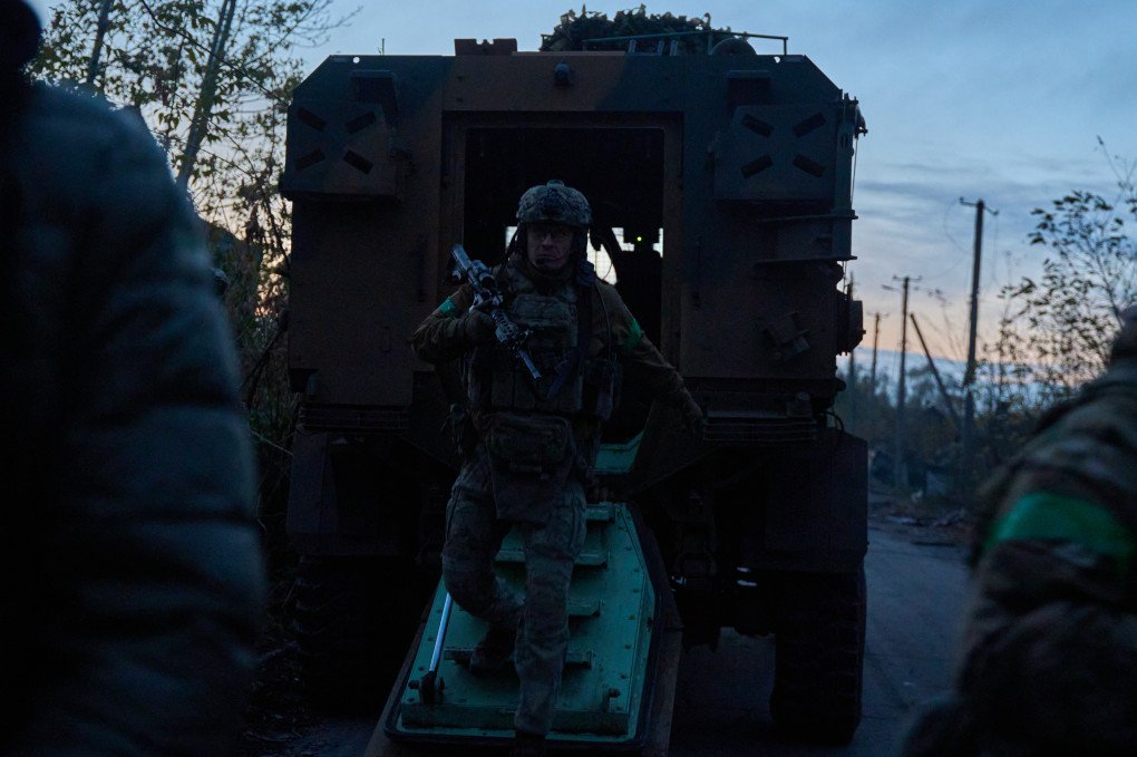 Unloading and dispersing of soldiers in Toretsk. Unloading and dispersing of soldiers in Toretsk.