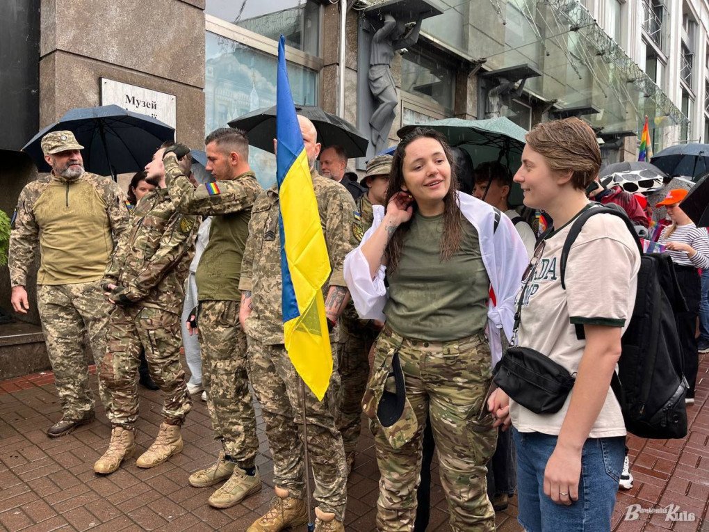 Military personnel marching with Kyiv Pride, June 16. (Source: Vechirnyi Kyiv)