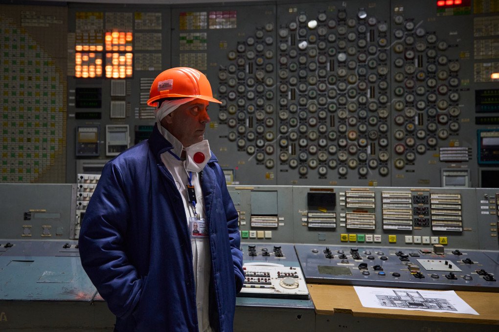 Chornobyl Nuclear Power Plant workers. Monitoring and maintaining all station operations around the clock. Photo: Mykyta Shandyba/UNITED24 Media
