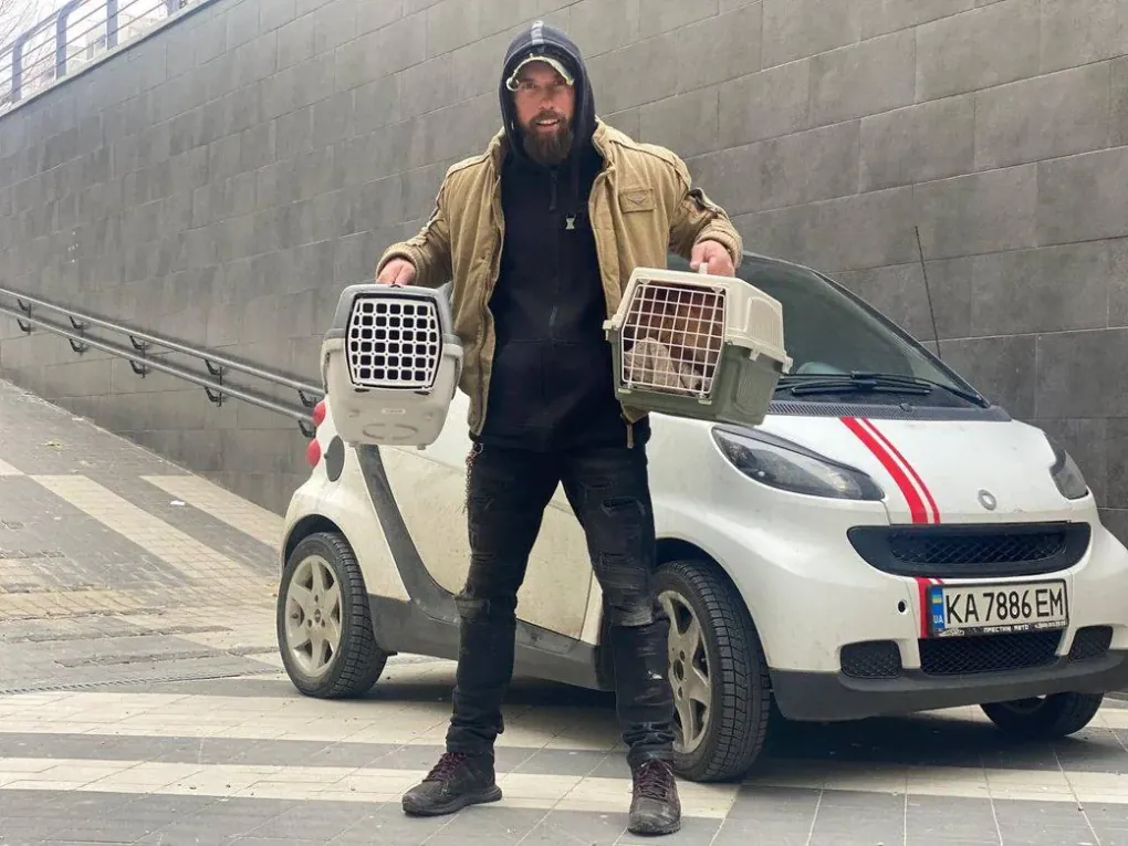 Oleksiy Surovtsev rescuing animals. (Source: Oleksiy Surovtsev)