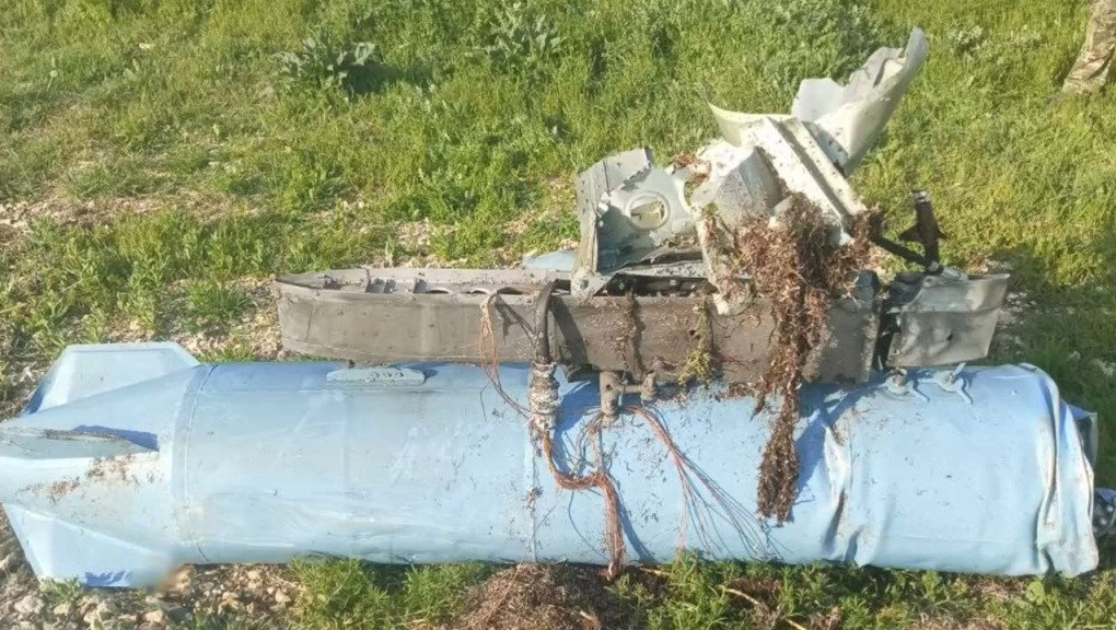 Tanque de combustible externo PTB-500 recuperado del helicóptero ruso Mi-24VP, 11 de abril de 2024. (Fuente: medios de comunicación rusos) Tanque de combustible externo PTB-500 recuperado del helicóptero ruso Mi-24VP, 11 de abril de 2024. (Fuente: medios de comunicación rusos)