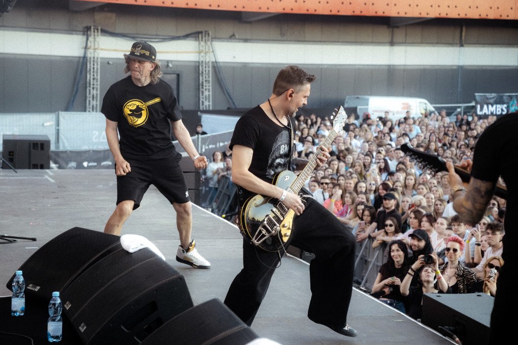 DJ Valentyn Matiyuk and Dmytro Kuvalin on guitar.  Kyiv, May 16, 2026 (Photo: Kirai Gigs)