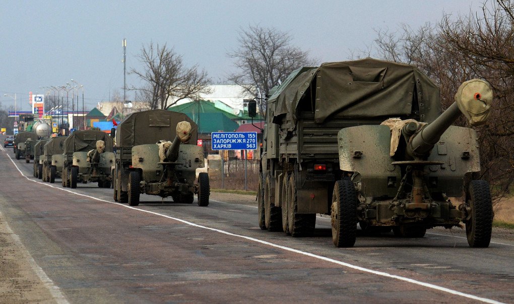 Unmarked military trucks belonging to Russian forces pull cannons as they move as a convoy towards the border area between Crimea and the Kherson region of Ukraine, on the highway near the town of Dzhankoy, on March 14, 2014. (Photo: VASILY MAXIMOV/AFP via Getty Images) Unmarked military trucks belonging to Russian forces pull cannons as they move as a convoy towards the border area between Crimea and the Kherson region of Ukraine, on the highway near the town of Dzhankoy, on March 14, 2014. (Photo: VASILY MAXIMOV/AFP via Getty Images)