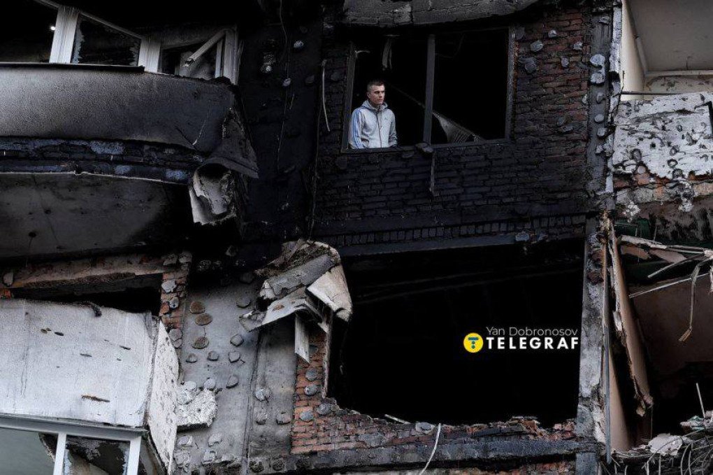 Civilian inside his house, destroyed by the Russian drone and missile attack on June 6, 2025. (Source: Telegraf) Civilian inside his house, destroyed by the Russian drone and missile attack on June 6, 2025. (Source: Telegraf)