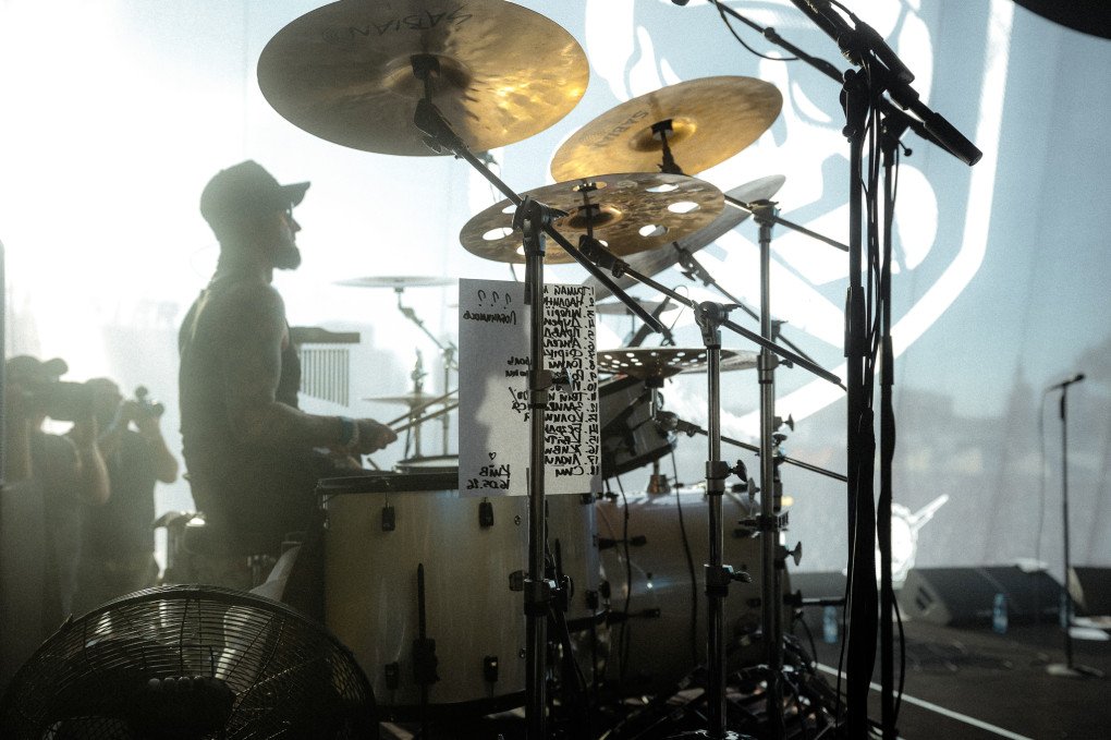Oleksandr Lyulyakin on drums. Kyiv, May 16, 2026 (Photo: Kirai Gigs)