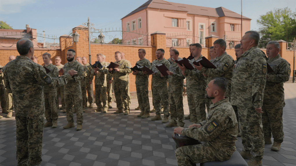 The Honored Academic Song and Dance Ensemble of the Armed Forces of Ukraine performed the Ukrainian national anthem and an Islamic nasheed during the ceremony. Photo: UNITED24 Media