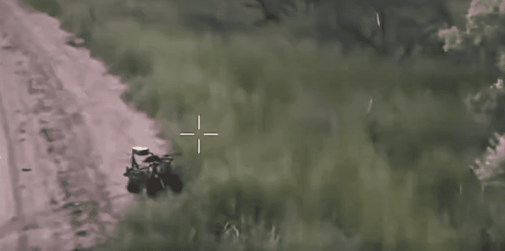 Ukrainian ground robot with Wolly 7,62 remotely operated weapon station landing on the Russian-held Kinburn Spit, July 13, 2026. (Source: DevDroid) Ukrainian ground robot with Wolly 7,62 remotely operated weapon station landing on the Russian-held Kinburn Spit, July 13, 2026. (Source: DevDroid)