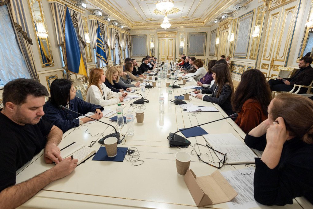 Ukrainian journalists and editors attend a closed-door roundtable with President Volodymyr Zelenskyy. Photo: Office of the President of Ukraine. Ukrainian journalists and editors attend a closed-door roundtable with President Volodymyr Zelenskyy. Photo: Office of the President of Ukraine.