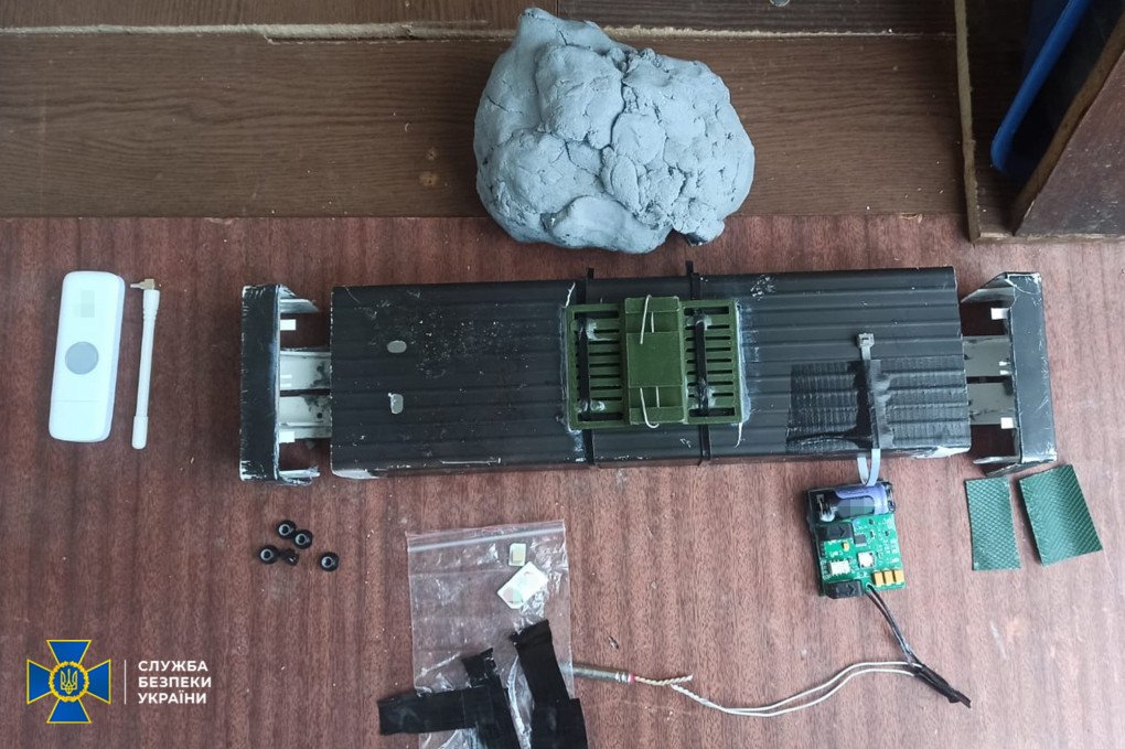 Plastic explosion, seized from Russian agents in the Odesa region. (Source: SBU)