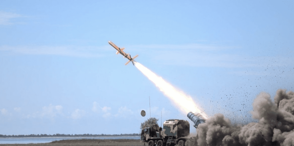 Shore-launched R-360 “Neptune” cruise missile fires from a coastal launcher during testing. (Photo: Defence Express)