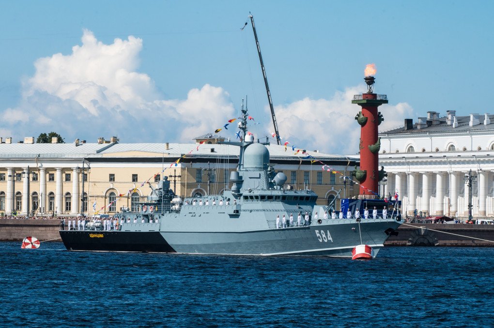 Project 22800 Karakurt Odintsovo small missile ship at the 2024 Navy Day Parade in St. Petersburg. (Source: Wikimedia)