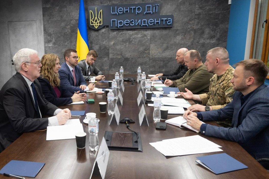 Ukrainian officials, led by Brigade General Pavlo Palisa, meet with Lockheed Martin representatives to discuss accelerating maintenance and enhancing the combat capabilities of Ukraine’s F-16 fleet. (Source: Presidential Office)