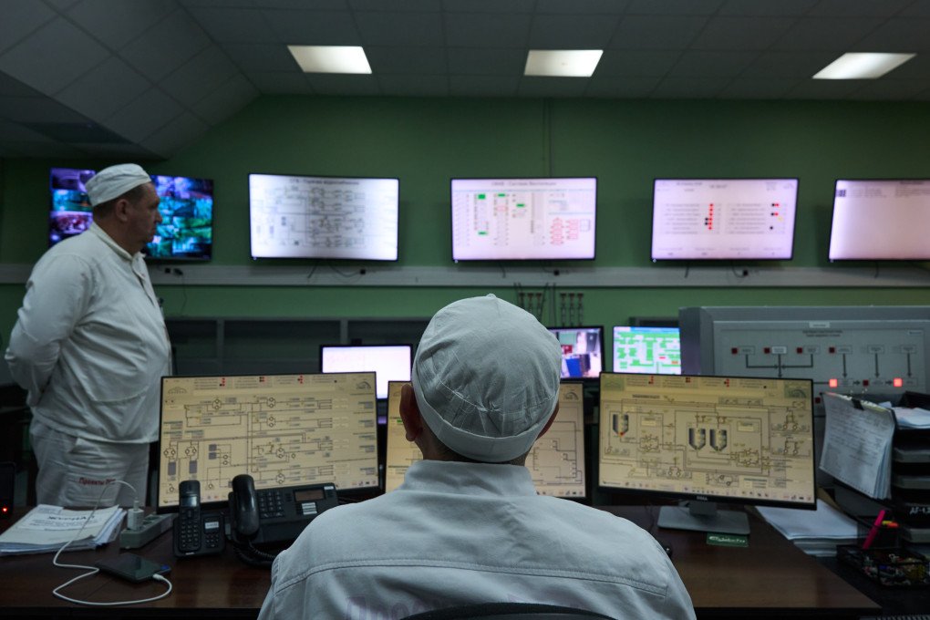 Chornobyl Nuclear Power Plant workers. Monitoring and maintaining all station operations around the clock. Photo: Mykyta Shandyba/UNITED24 Media
