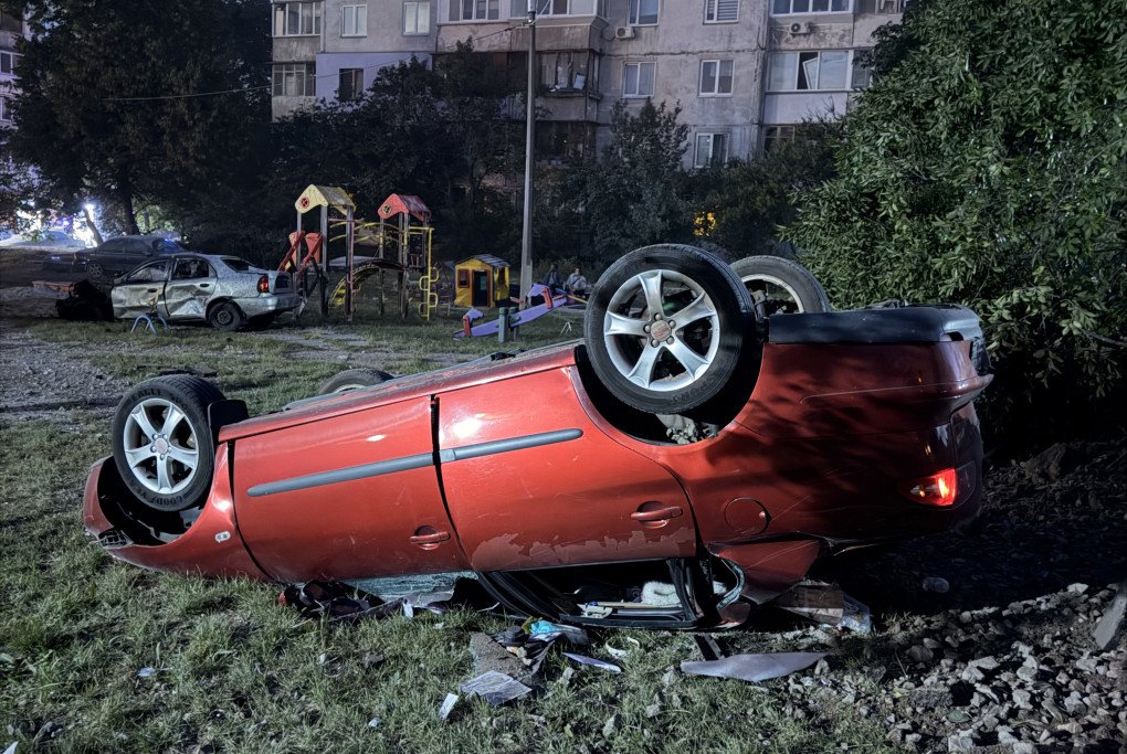 Russia attacks Ukrainian capital again. The force of the explosions flipped some vehicles upside down. Ukraine, July 6, 2026. (Photo: UNITED24 Media/Illia Kabachynskyi) Russia Pounds Kyiv With Ballistic Missiles