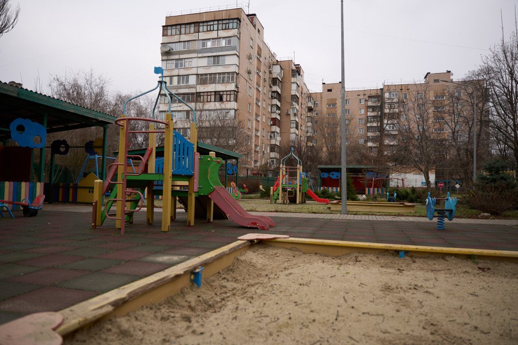 Playgrounds stand empty at one of Zaporizhzhia’s underground kindergartens, Zaporizhzhia region, Ukraine, December 2025. Photo by Mykyta Shandyba / UNITED24 Media.