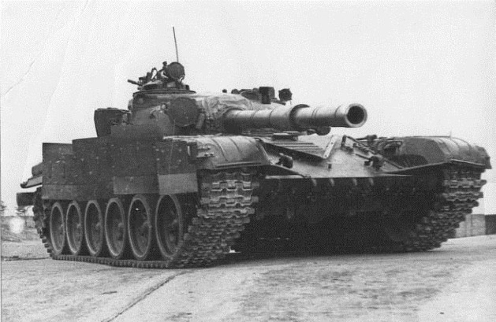 Russian T-72 "Ural" with deployed side panels. (Source: Reddit/AlexMolotov)