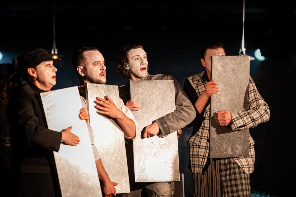 Play “Brecht.Cabaret” by Oksana Dmytriieva. (Source: Artem Galkin, Anastasia Mantach/КЇ FEST) 