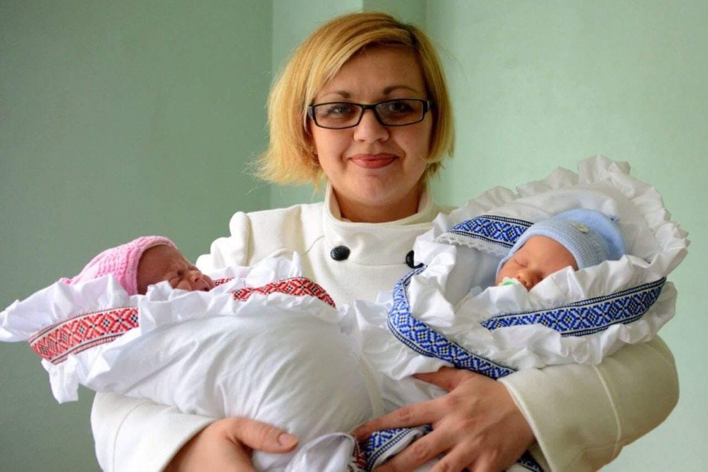 Maryna with her newborn twins, Myroslav and Solomiia. (Source: Maryna's personal archive)